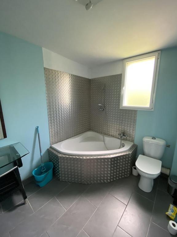 Maison Moderne Avec Piscine Chauffee Dans La Baie Du Mont St Michel 200M2 Yquelon Extérieur photo