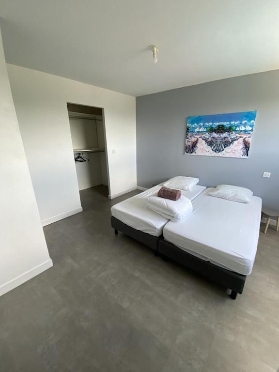 Maison Moderne Avec Piscine Chauffee Dans La Baie Du Mont St Michel 200M2 Yquelon Extérieur photo